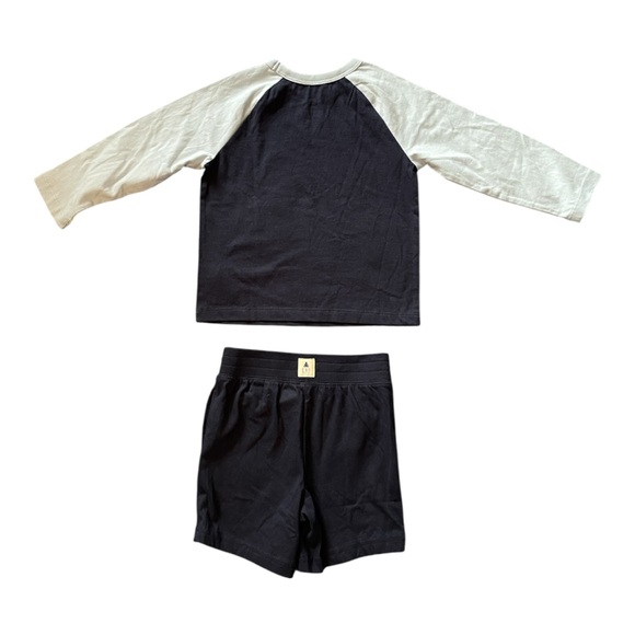 #332, Gap, long sleeve blue t-shirt and matching navy shorts, size 2T, NWT - Picture 2 of 4